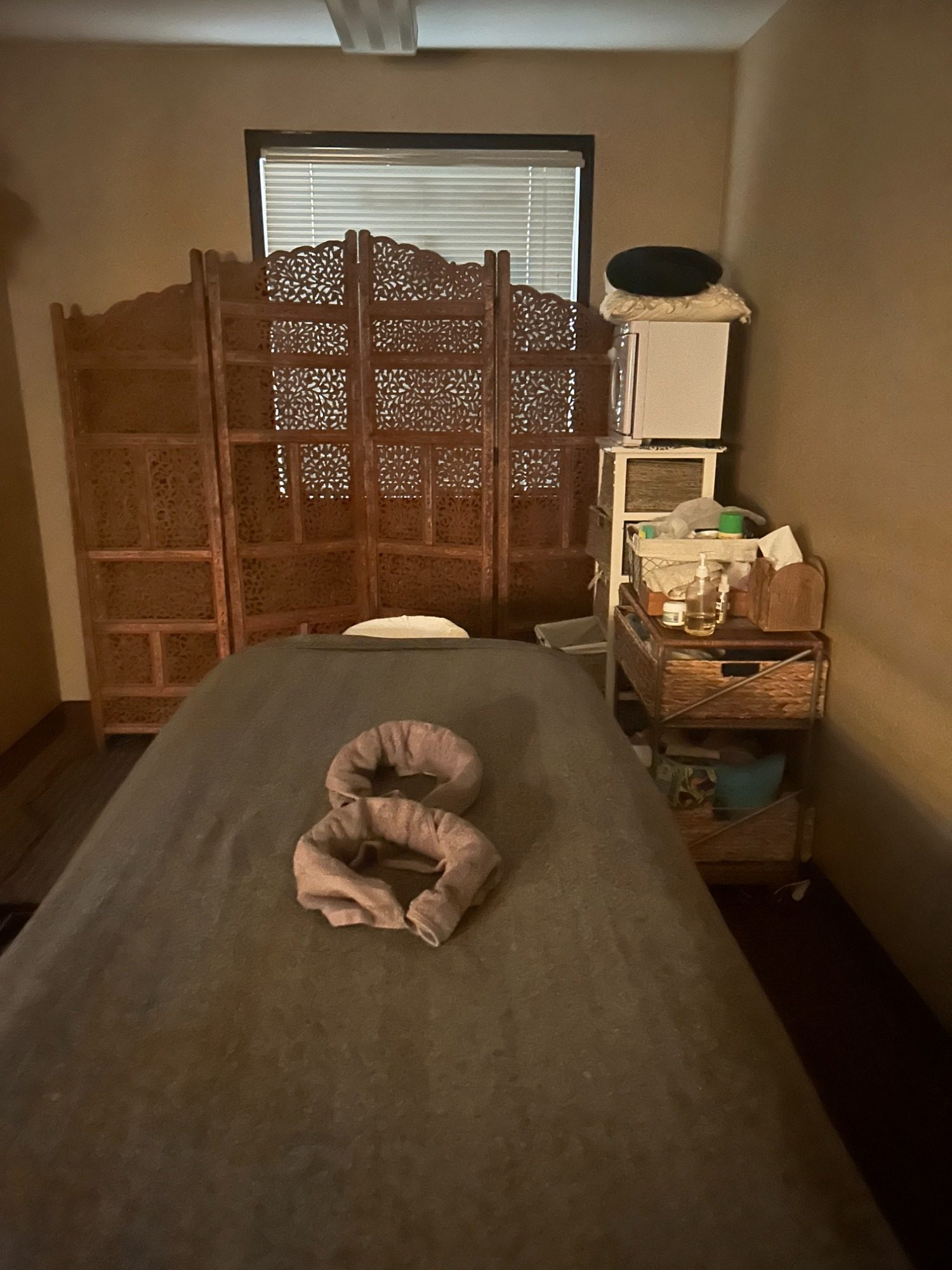 Serene and peaceful therapy room at Ria’s Touch Massage in Shelby Township, MI, designed for ultimate relaxation